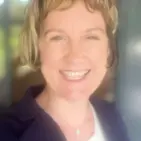 Julie Archer headshot